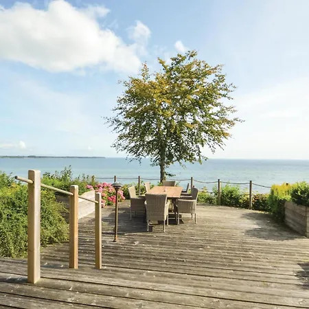 Casa de Férias Three-bedroom In *