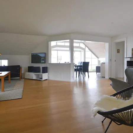 Three-bedroom In * Hejls