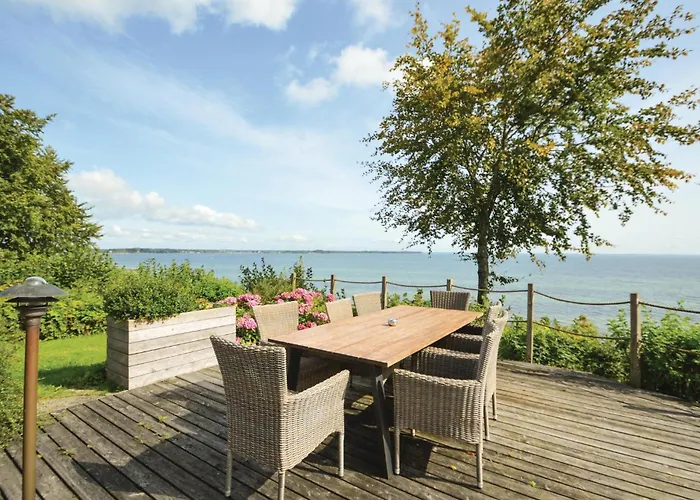 Holiday home Three-bedroom In